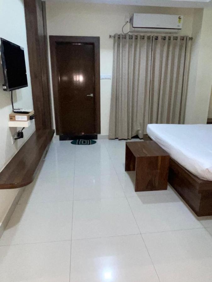 Hotel Maruthi Inn Nirmal  Εξωτερικό φωτογραφία