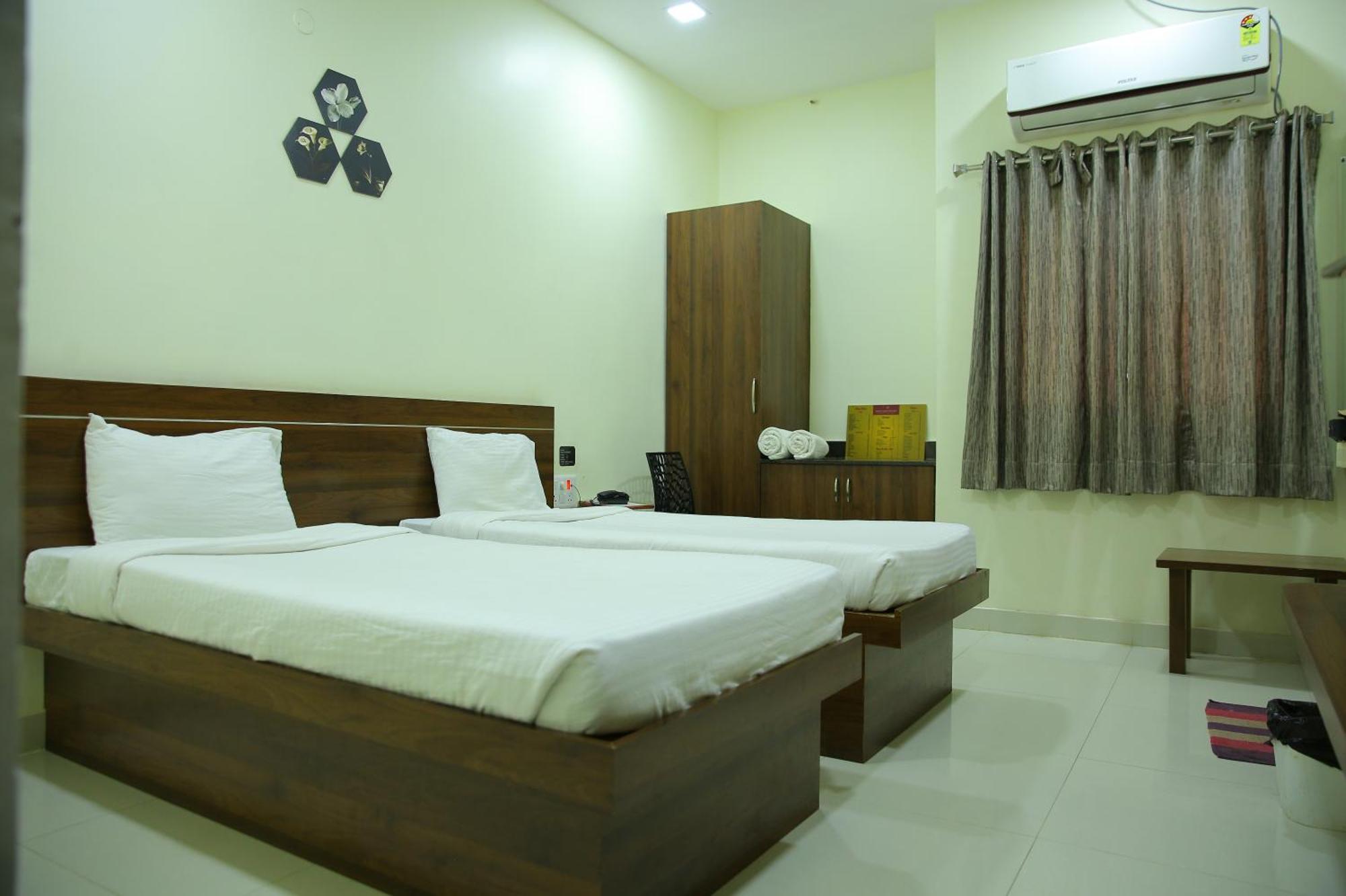 Hotel Maruthi Inn Nirmal  Εξωτερικό φωτογραφία